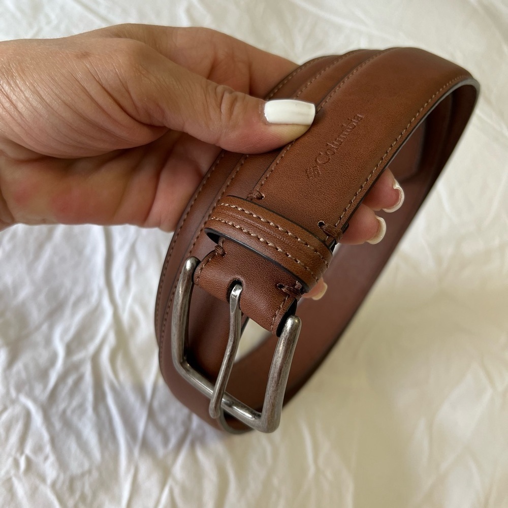 Columbia Genuine Leather Men’s Brown Belt Logo Buckle Size 50. - Picture 6 of 6